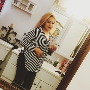 Meet your Posher, Angie
